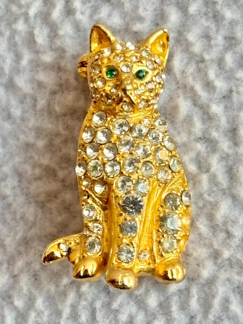 Vintage Gold Tone Kitty Cat Brooch with Rhinestones